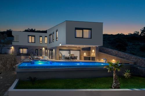 Luxury Villa Gold Pearl with Pool — 5-Star Luxury Hotel in Trogir, Croatia