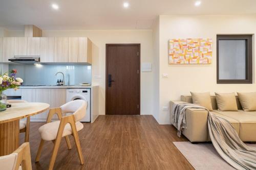 Cozy 2 Bedrooms Apartment — 4-Star Luxury Hotel in Hanoi, Vietnam