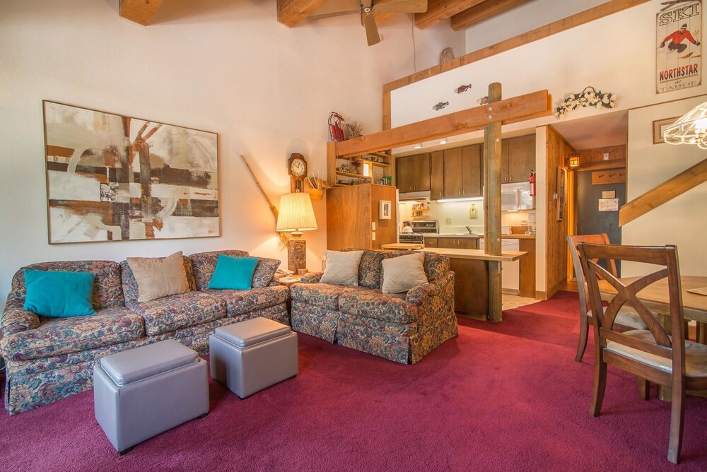 Modern Hotel Style Studio Timber Creek Lodge #210 by RedAwning - photo 13