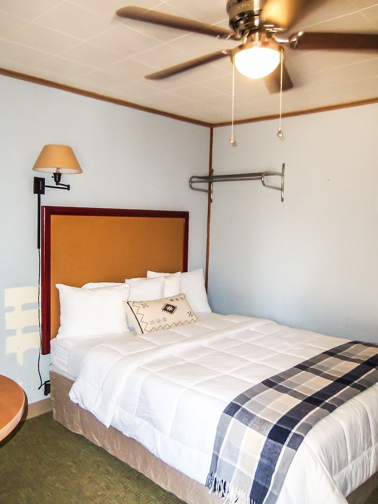 The Gold Pan Motel - photo 10