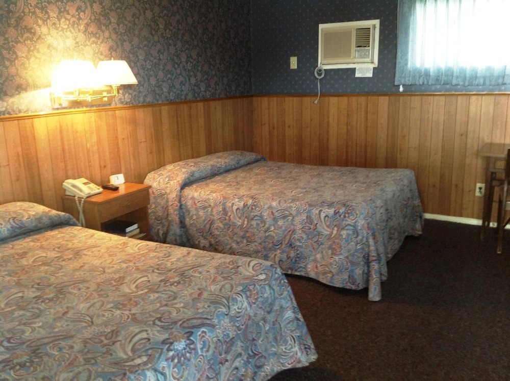 Bridgeport Inn - photo 22