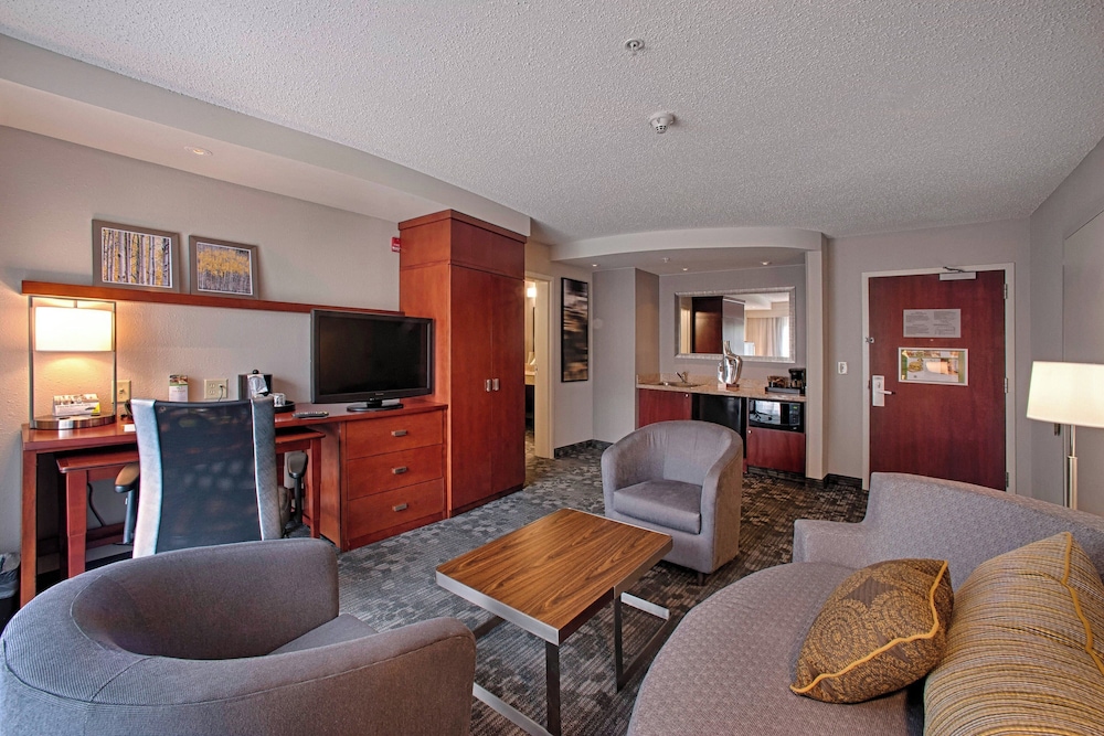 Courtyard by Marriott Wall at Monmouth Shores Corporate Park - photo 7