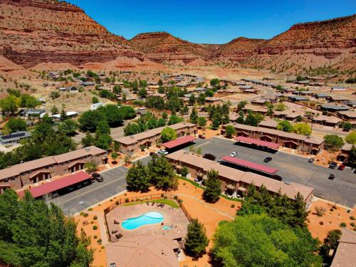Lovely Townhome Peaceful Surroundings Hiking Hot Tub — 4-Star Luxury Hotel in Kanab, United States