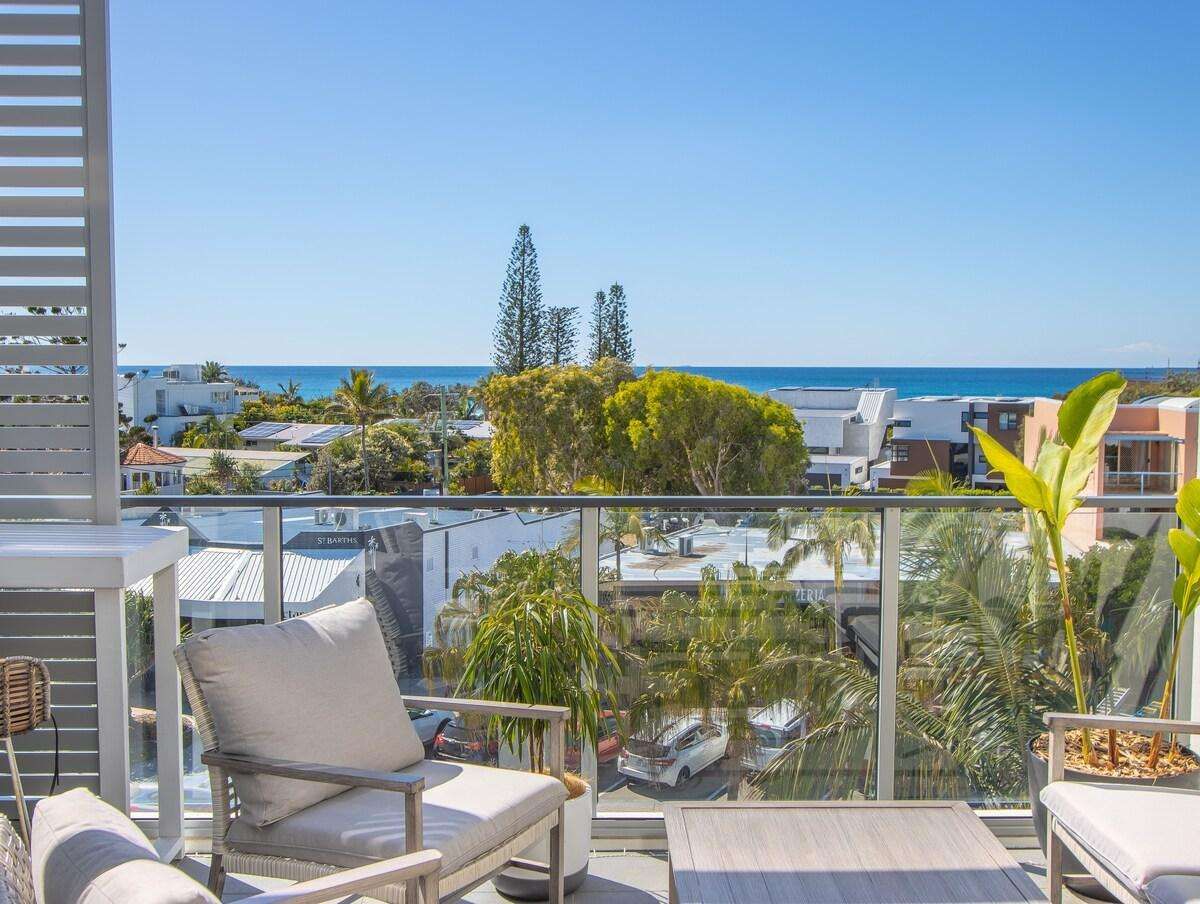 Cabarita Beachside Oceanview 1BR Apartment by uHoliday — 4-Star Luxury Hotel in Tweed Heads, Australia
