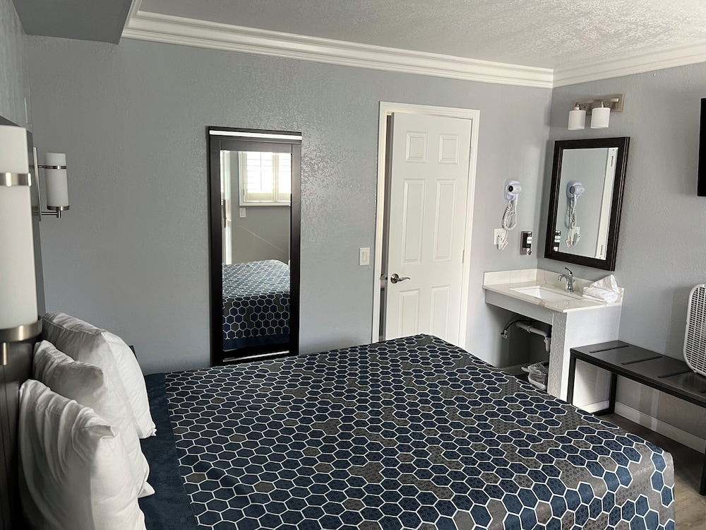 Sea Garden Inn - photo 10