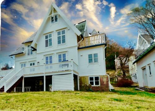 Kunstnerboligen i Lødingen din kreative loshavn in Lodingen, Norway