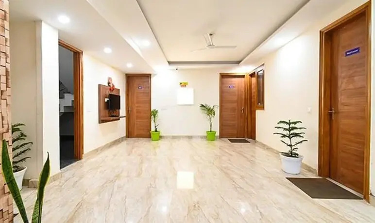 Oyo 82311 Hotel Holy House
