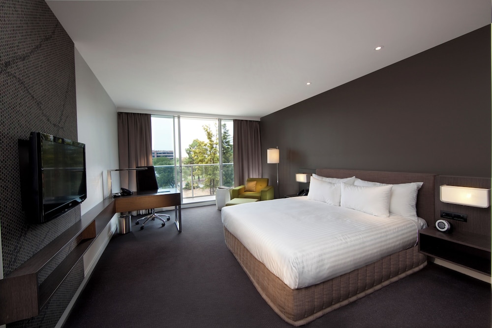 Crowne Plaza Adelaide