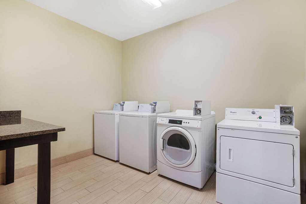 La Quinta Inn & Suites by Wyndham Beeville - photo 29