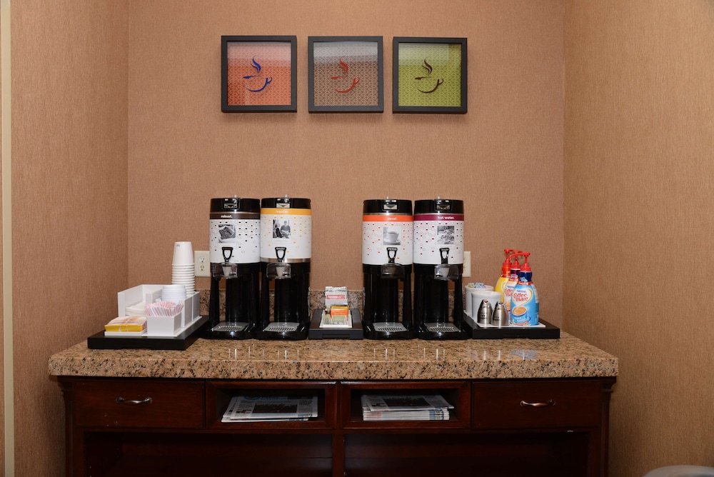 Hampton Inn Americus - photo 34