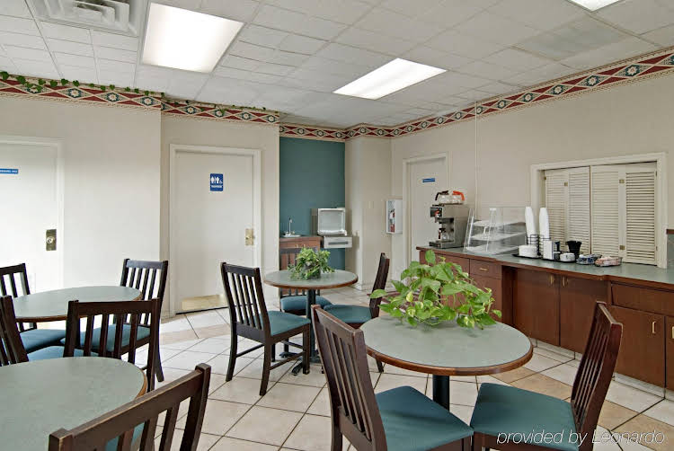 Americas Best Value Inn & Suites Memphis Graceland - photo 8