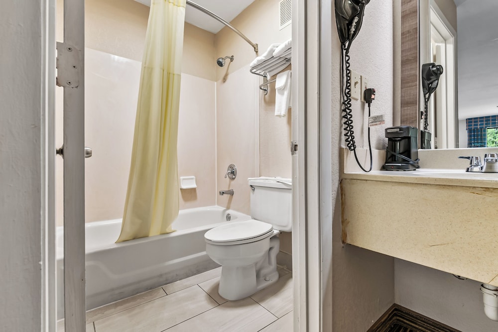 Quality Inn Quincy Tallahassee West - photo 41
