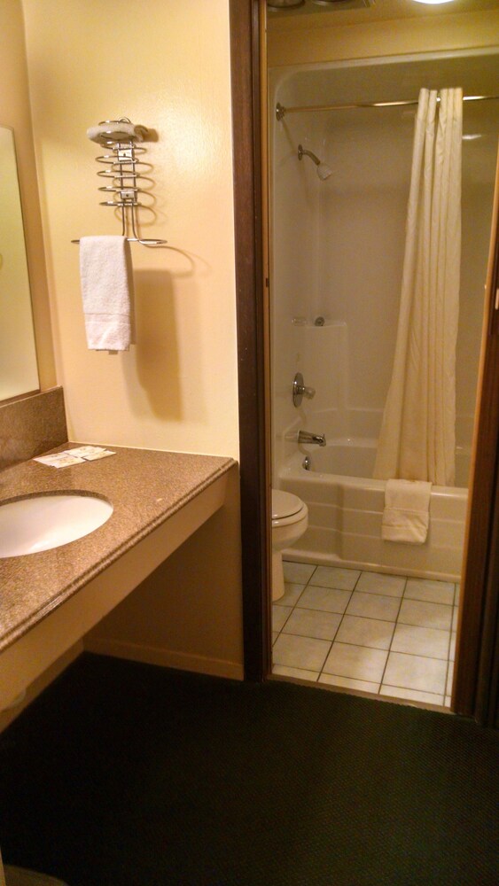 Americas Best Value Inn Webster City - photo 23