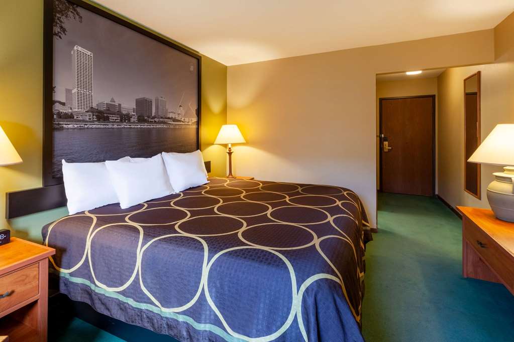 Super 8 by Wyndham Berlin WI - photo 24