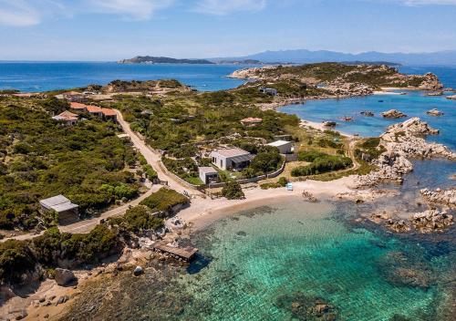 LaureLiving Holiday Home Villa Katia — 4-Star Luxury Hotel in La Maddalena, Italy