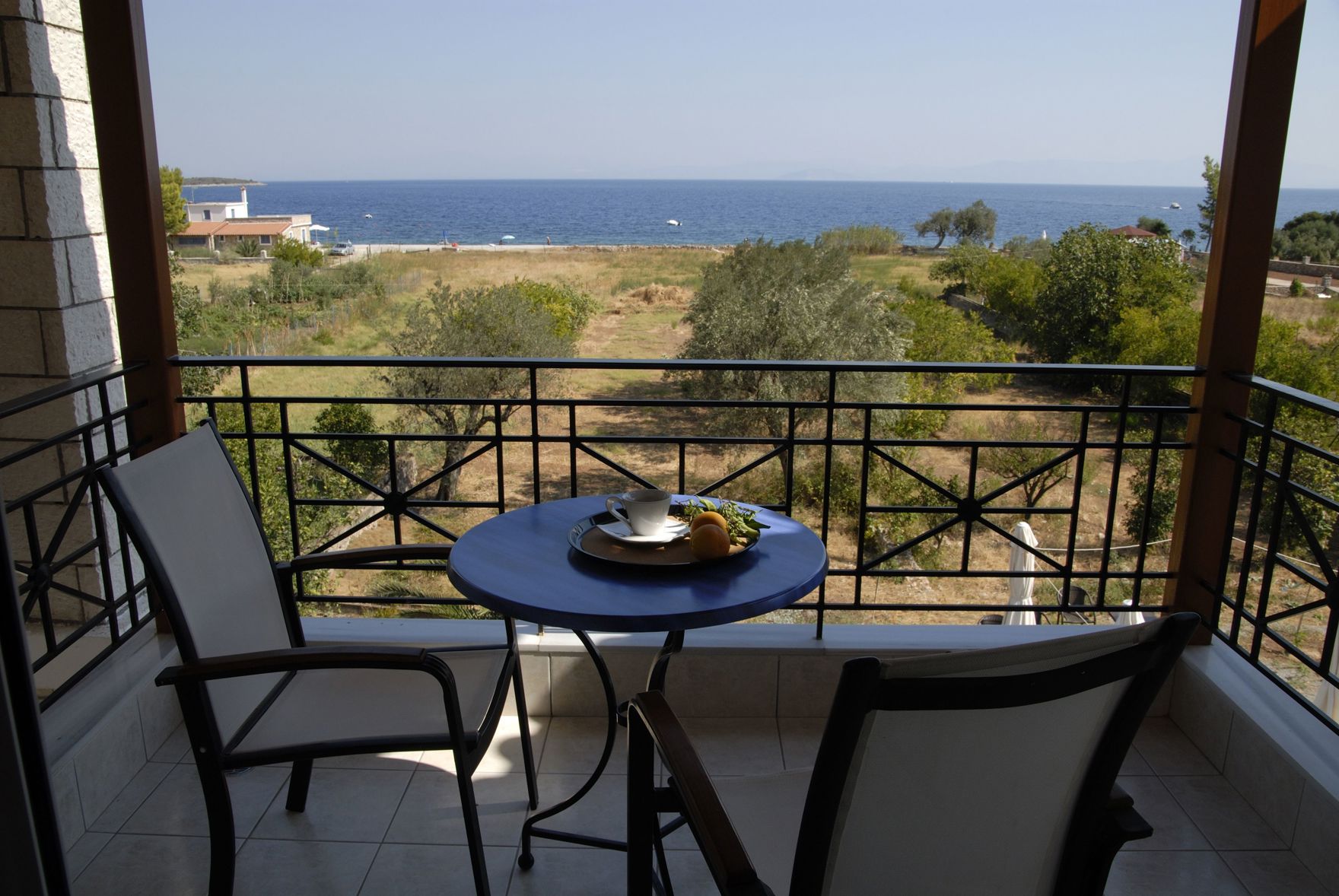 Manto - carbon neutral hotel in Leonidio