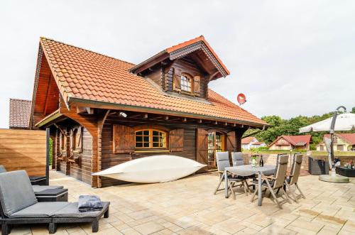 Das Alpenhaus an der Ems — 4-Star Luxury Hotel in Walchum, Germany