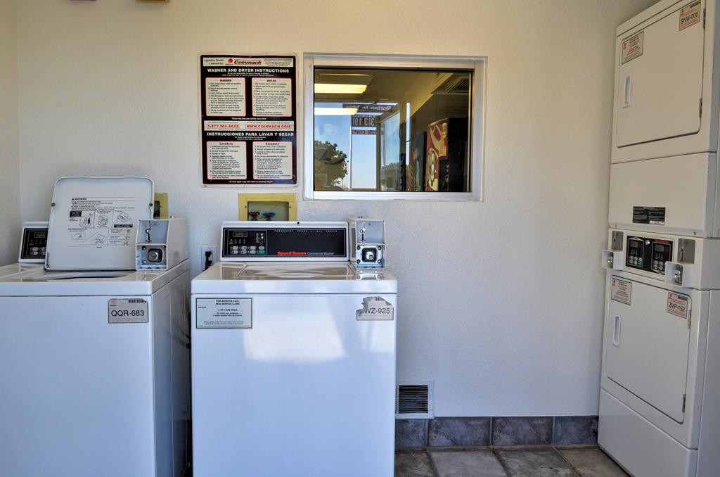 Motel 6 Santa Nella on i 5 - photo 32