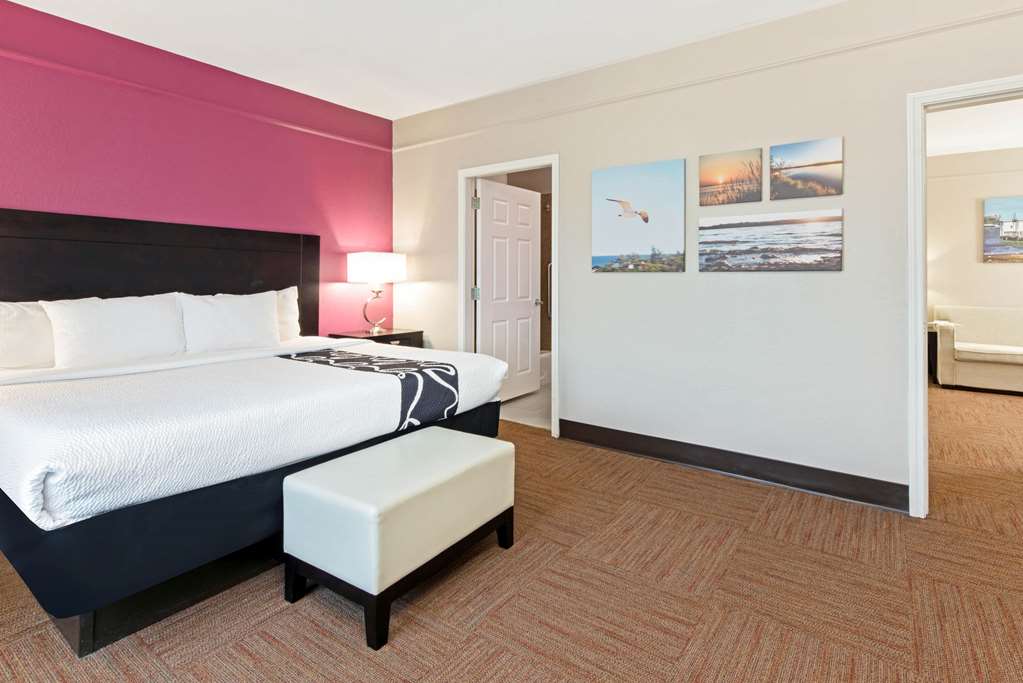 La Quinta Inn & Suites by Wyndham Winnie - photo 26