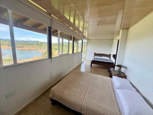 Loge Cabaña peñol Guatape — El Penol — photo 2