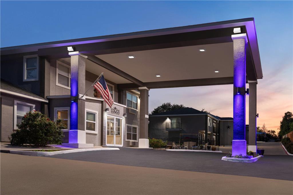 Days Inn by Wyndham Suites Fredericksburg - photo 2