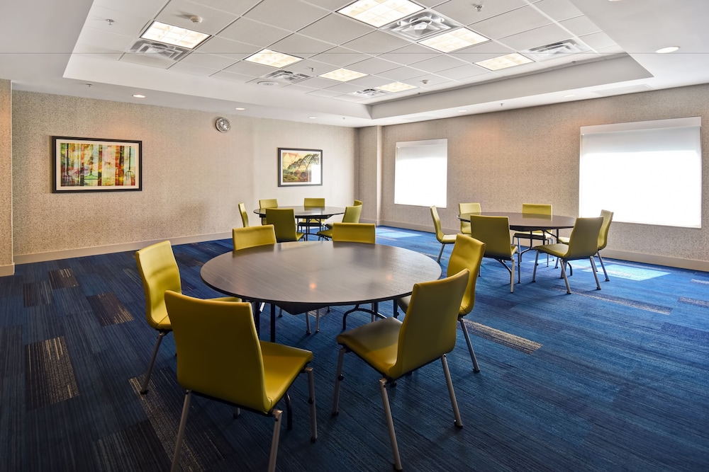 Holiday Inn Express & Suites Schererville by IHG - photo 34