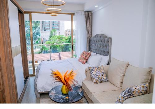Serenity studio at Goldpark Kilimani Yaya Centre — 4-Star Luxury Hotel in Nairobi, Kenya