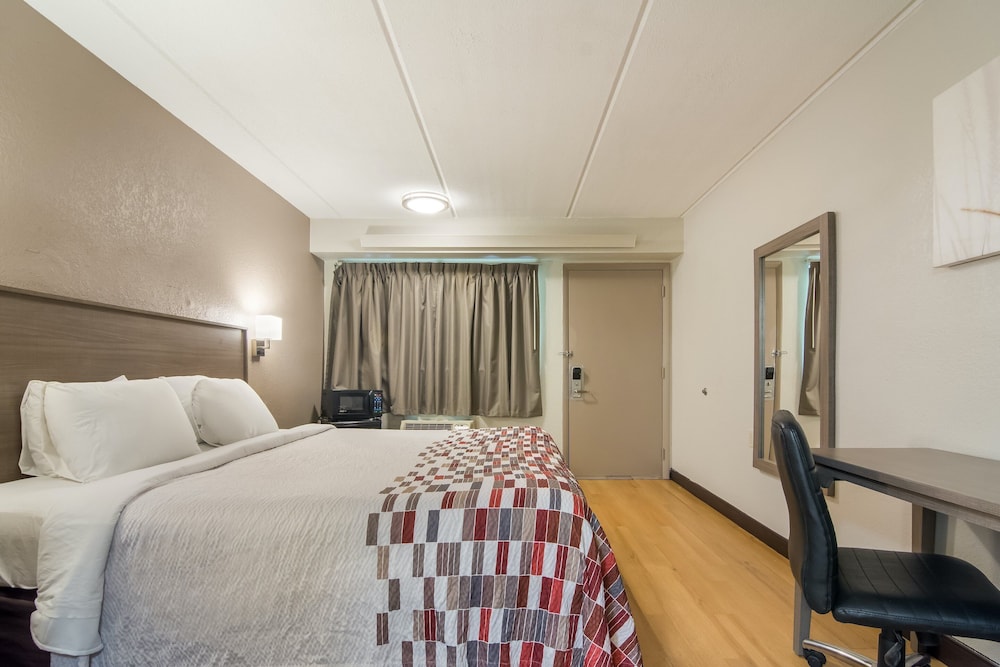 Red Roof Inn Durham Triangle Park - photo 16