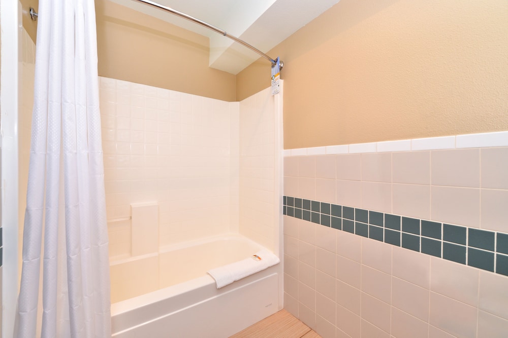 Quality Inn & Suites Tacoma Seattle - photo 22