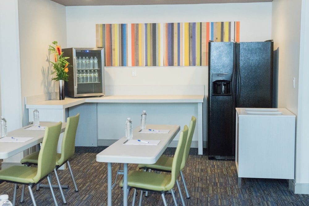 Holiday Inn Express Moss Point by IHG - photo 35