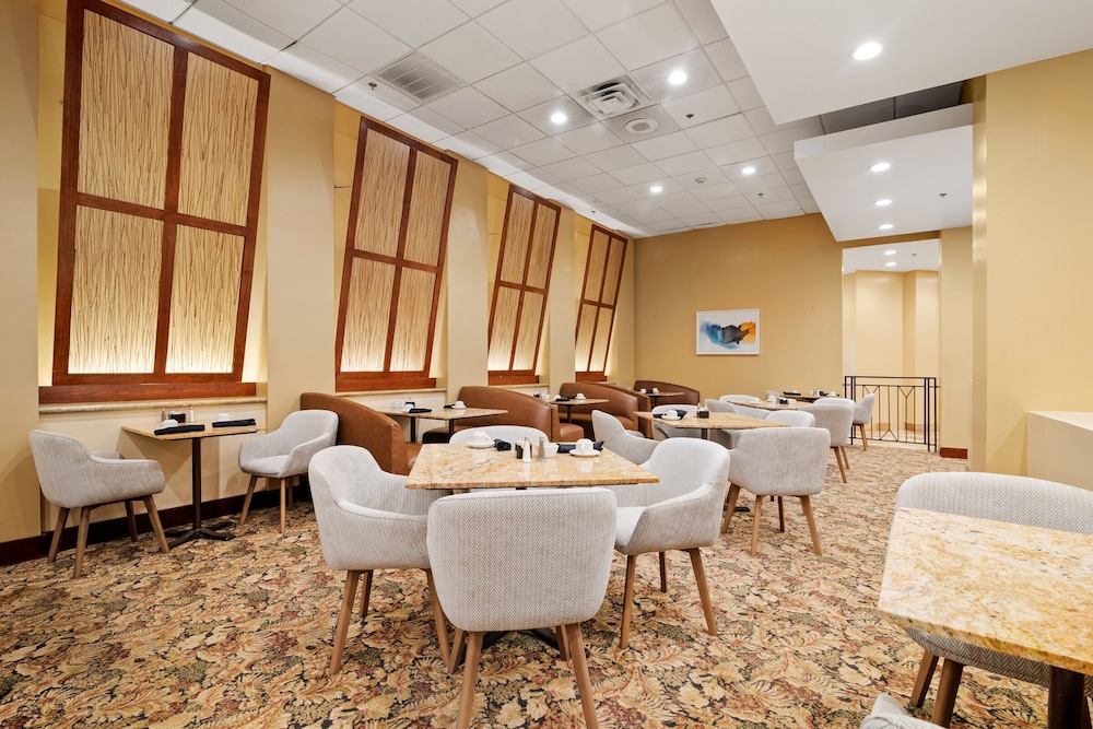 Crowne Plaza Houston Med Ctr Galleria Area by IHG - photo 52