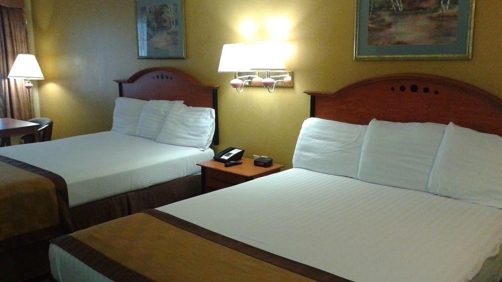 Americas Best Value Inn Harlingen - photo 24