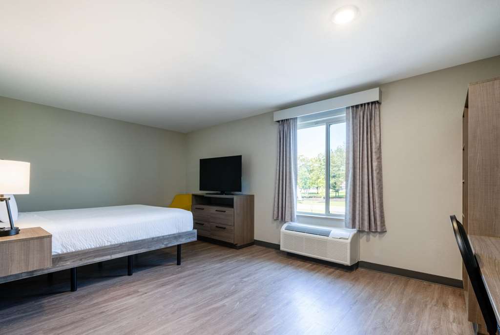 ECHO Suites Extended Stay by Wyndham Nashville Gallatin - photo 11