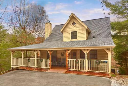 Wrap Around The Son - carbon neutral hotel in Sevierville