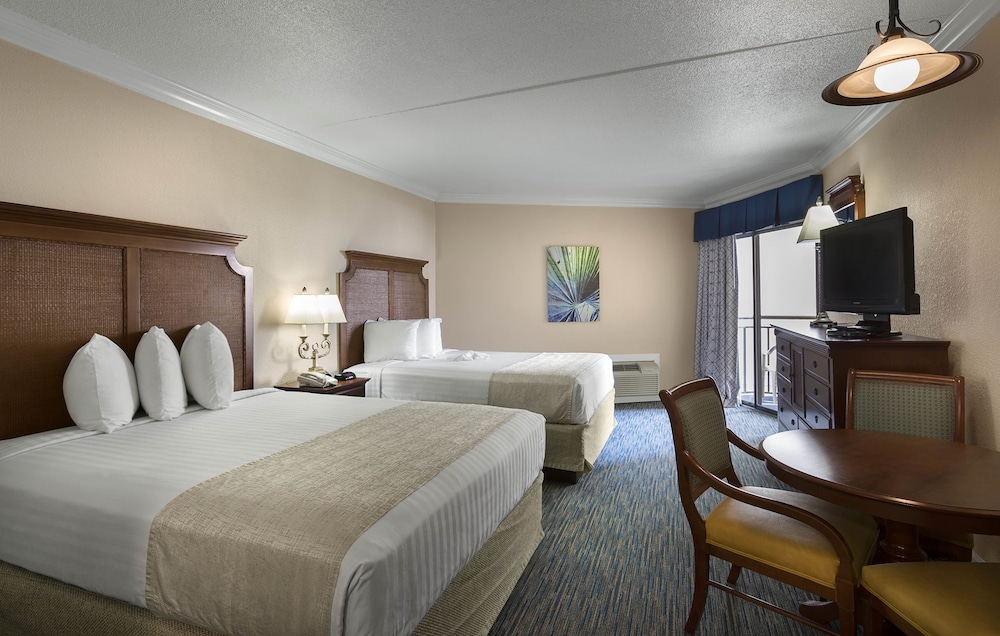 Holiday Pavilion Resort on the Boardwalk - photo 7