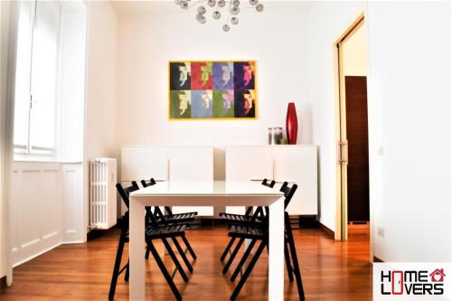 HomeLovers Two room Porta Venezia MM1 — 4-Star Luxury Hotel in Milan, Italy