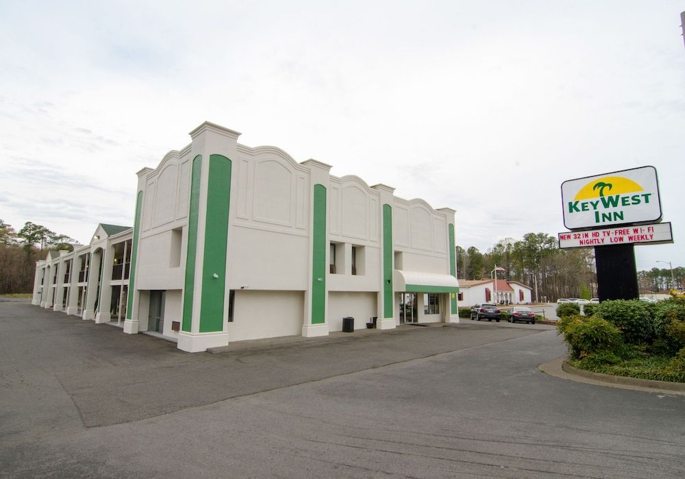 Econo Lodge Oyster Point - photo 12