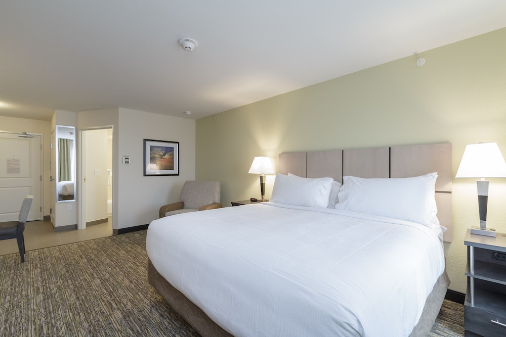 Candlewood Suites Mishawaka North an IHG Hotel - photo 2