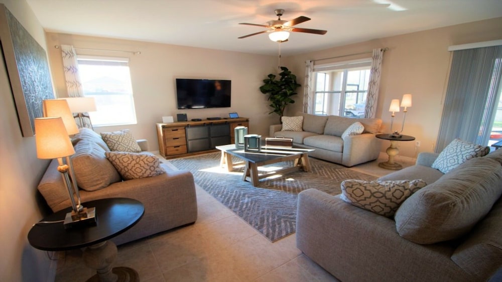 Aco Premium Nine Bedrooms With Pool - photo 2