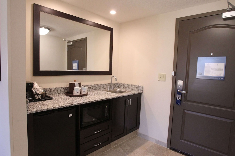 Hampton Inn & Suites Seneca Clemson Area - photo 33