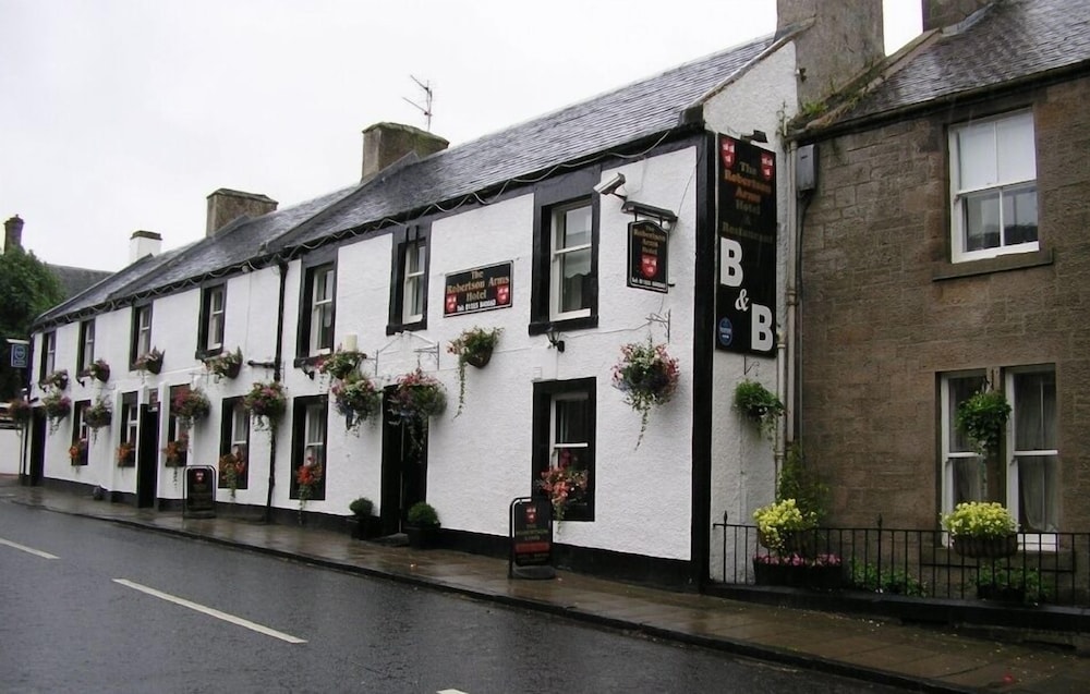 Robertson Arms Hotel - last minute hotel in Carnwath