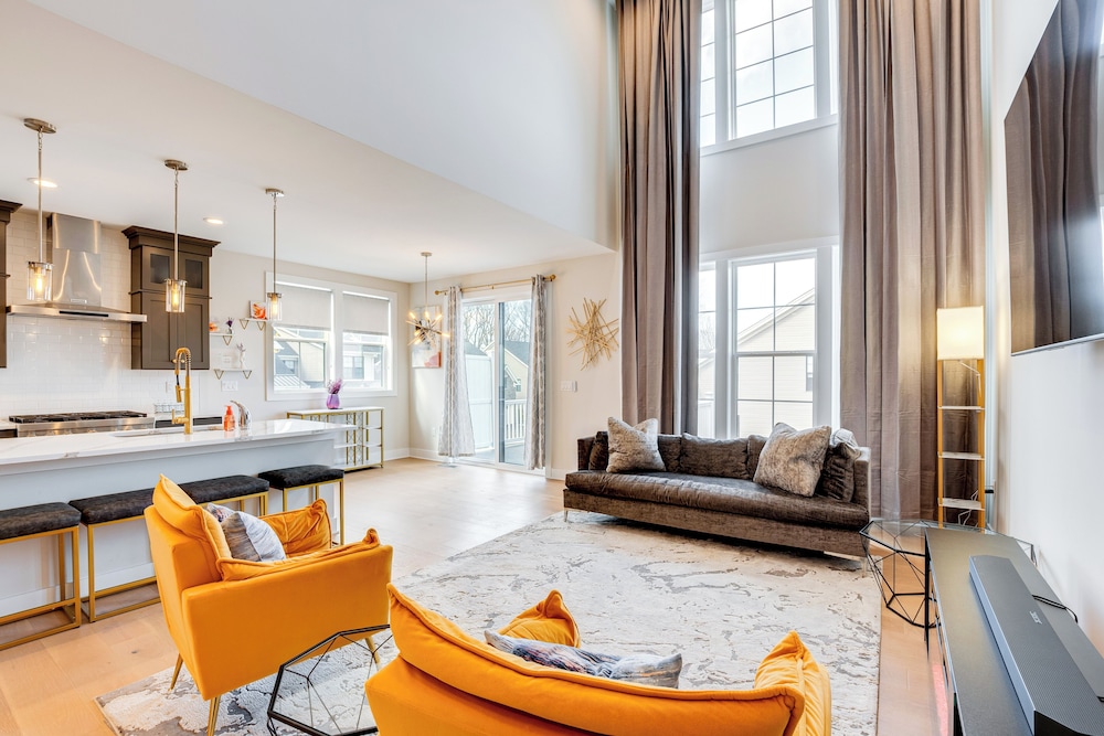 10 Mi to Morristown: Stylish Home Near Trails — 4-Star Luxury Hotel in Rockaway, United States