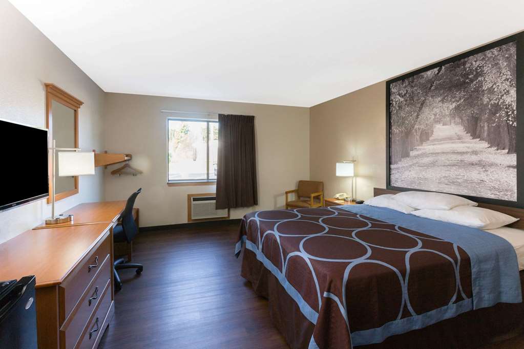 Super 8 by Wyndham Radcliff Ft. Knox Area - photo 5