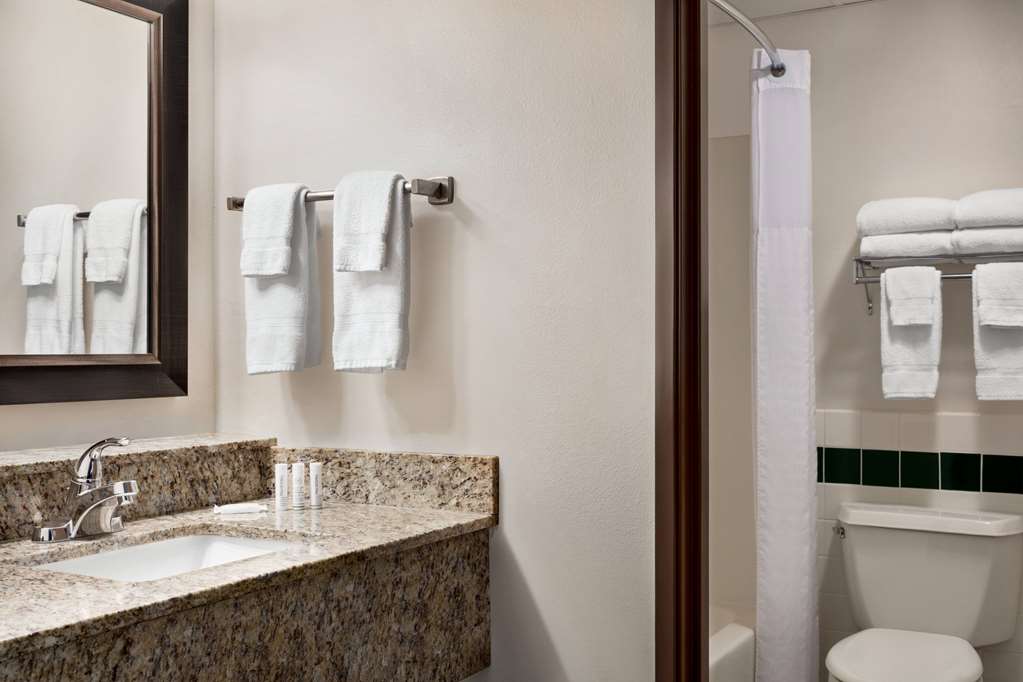 AmericInn by Wyndham Baudette - photo 41