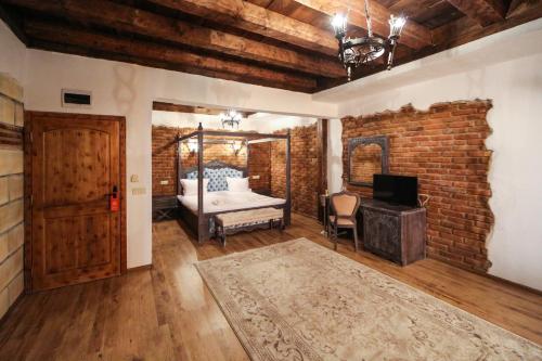 Royal Valentina Castle — Garmen — photo 4