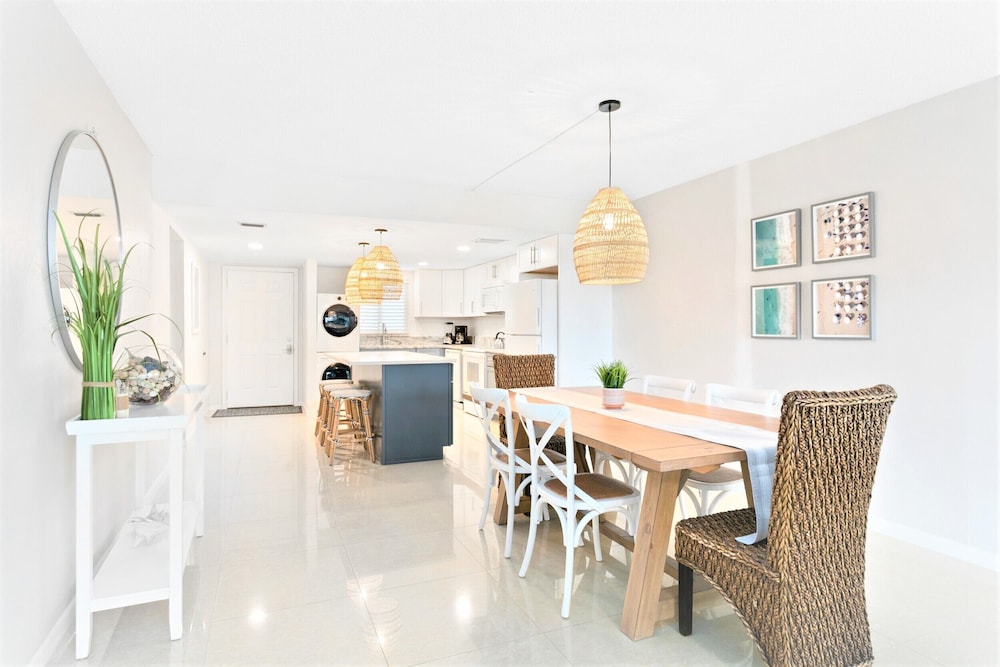 Cocoa Beach Towers by Happy Palm Stays - photo 60