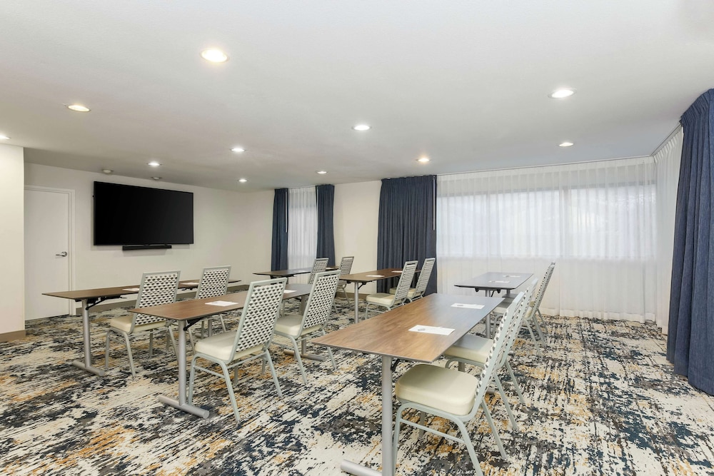 Hampton Inn & Suites Denver Tech Center - photo 49