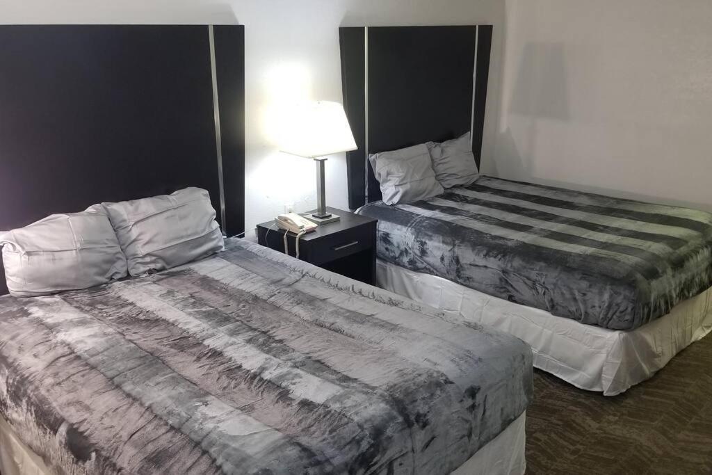 Hotel 2 Queen Beds Room 124 Booking — Stillwater