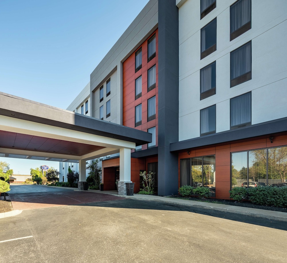 Hampton Inn Louisville Northeast - photo 42