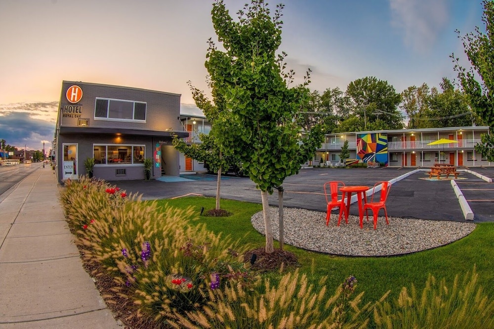 Hotel Royal Oak - featured photo
